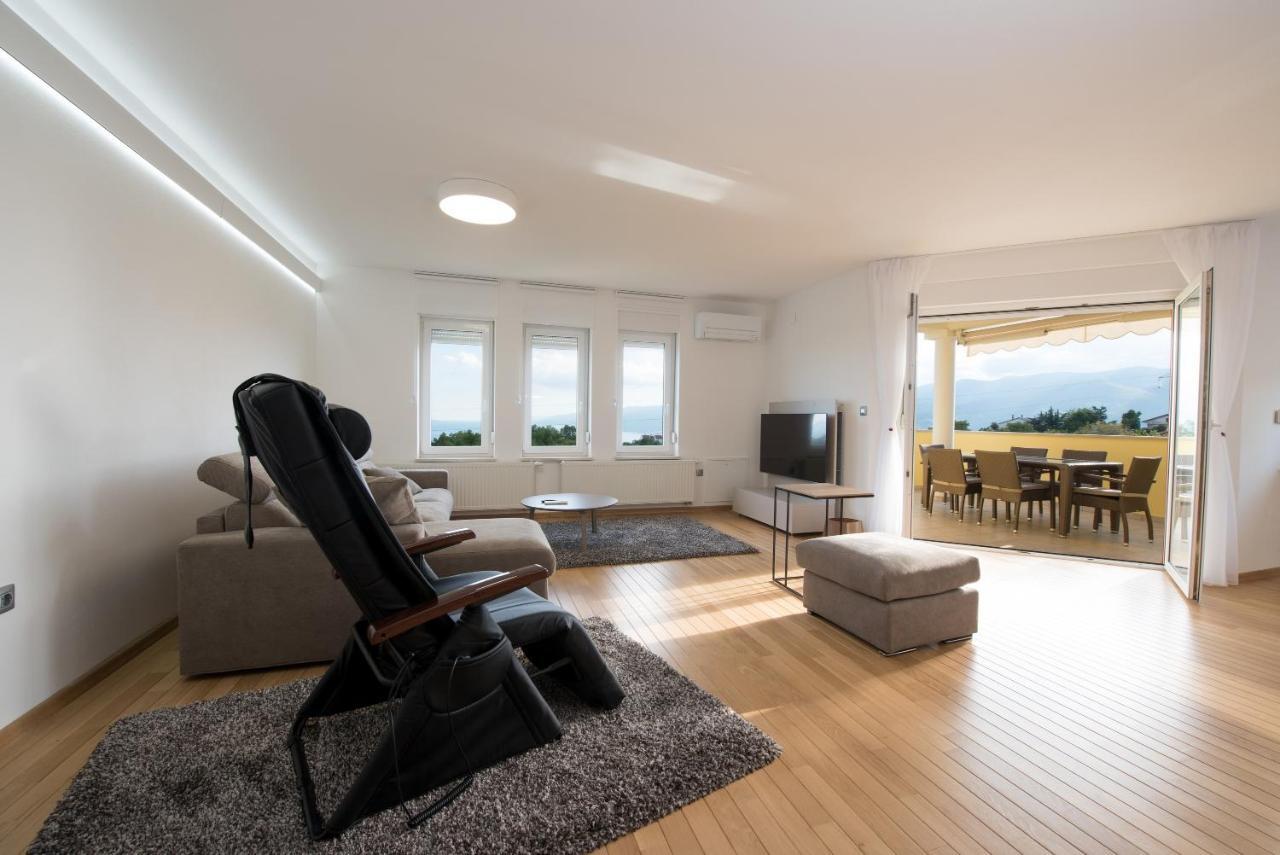 Apartmani Bilic Кастав Экстерьер фото